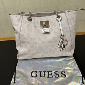 Guess tote bag with dust cover